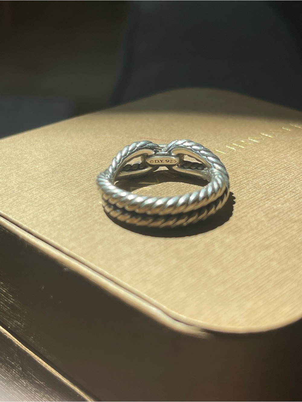 David Yurman CABLE LOOP BAND RING
Sterling Silver with Diamonds, 7mm - Picture 2 of 7